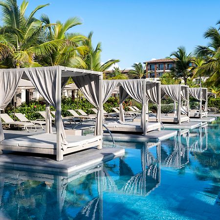 Lopesan Costa Bavaro Resort, Spa & Casino Punta Cana Eksteriør billede The pool at the Four Seasons Resort Punta Cana