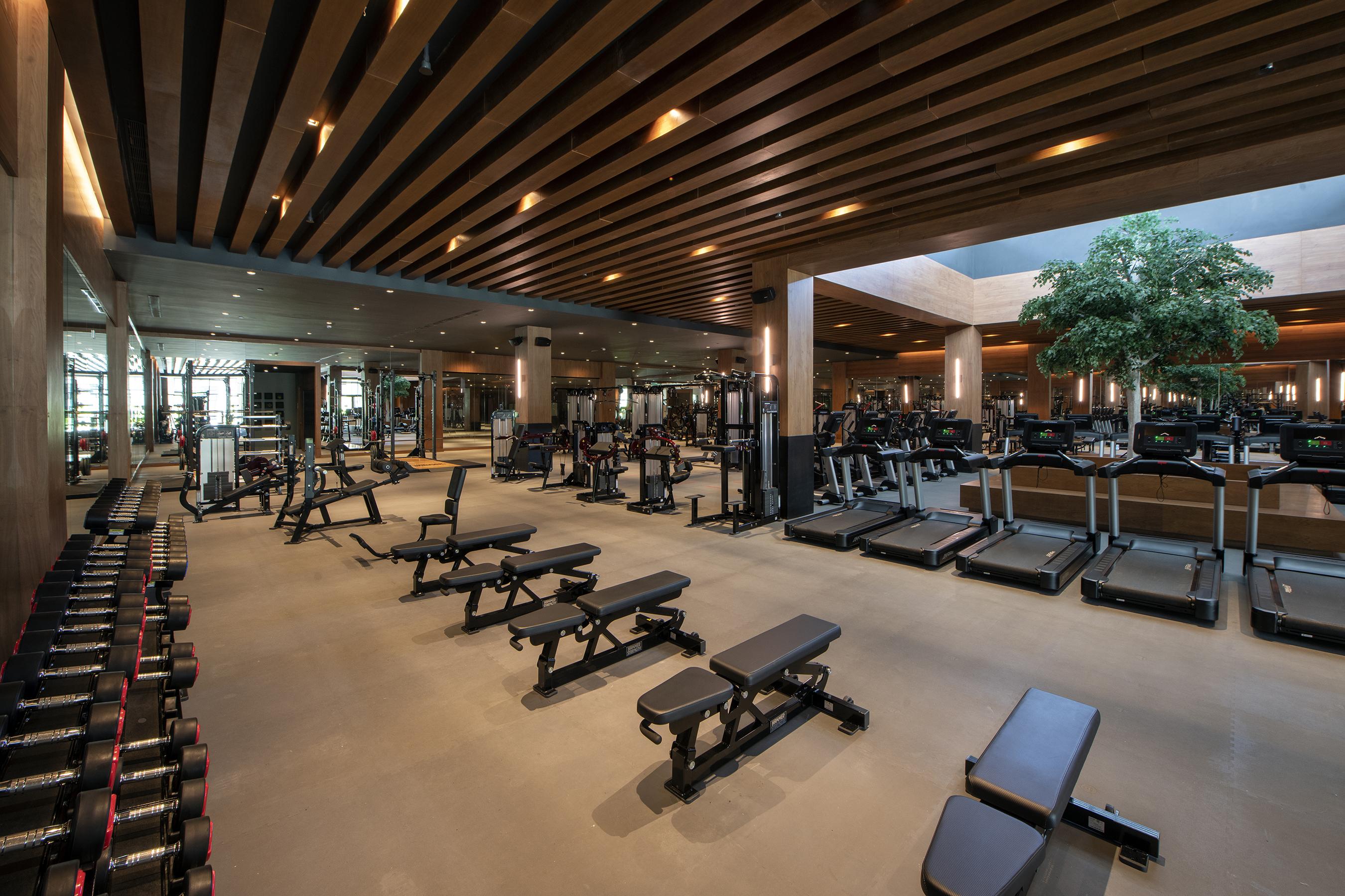 Lopesan Costa Bavaro Resort, Spa & Casino Punta Cana Eksteriør billede The gym at the Four Seasons Hotel, Hong Kong